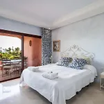 Bajo En Complejo Lujoso Estepona