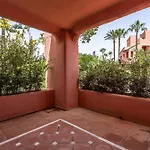 Bajo En Complejo Lujoso