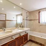 Bajo En Complejo Lujoso * Estepona