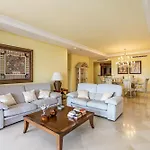 Bajo En Complejo Lujoso * Estepona