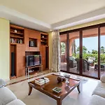 Bajo En Complejo Lujoso