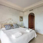 Bajo En Complejo Lujoso *