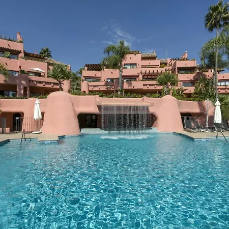 Bajo En Complejo Lujoso * Estepona