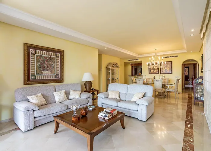 Bajo En Complejo Lujoso * Estepona